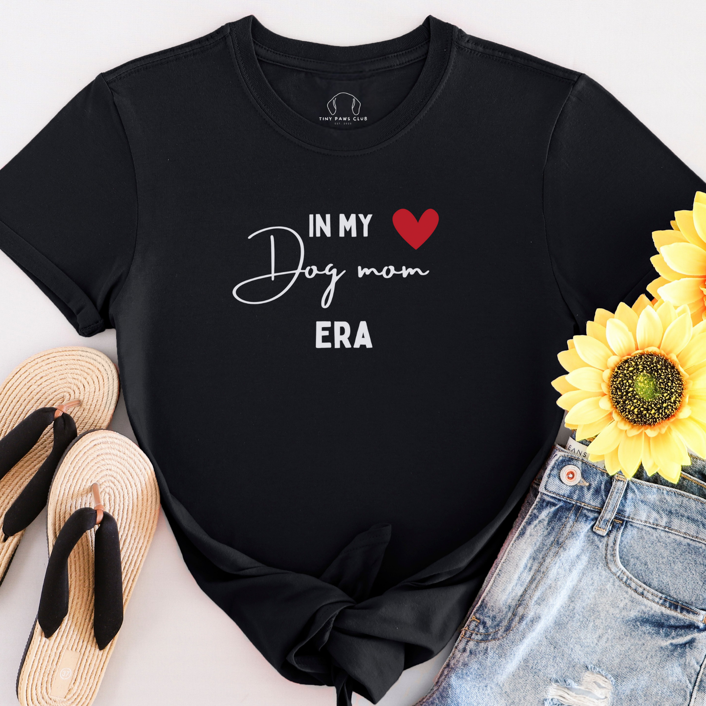 T-shirt uit het tijdperk van de hondenmoeder