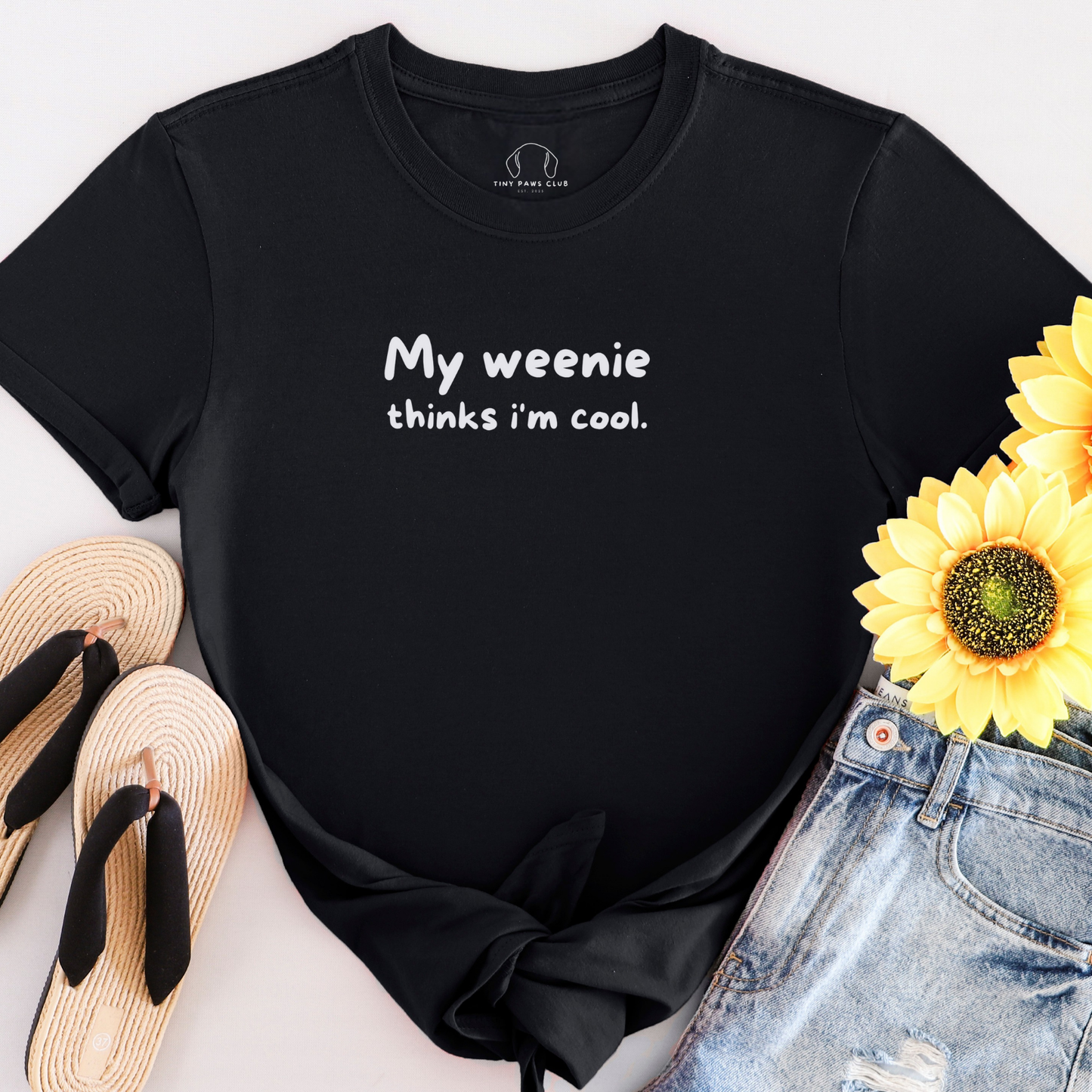 Mon petit bout pense que je suis cool T-shirt