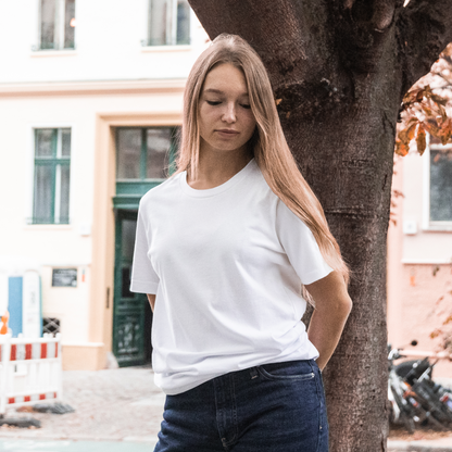 Still don't care - bordeaux - dachshund T-shirt