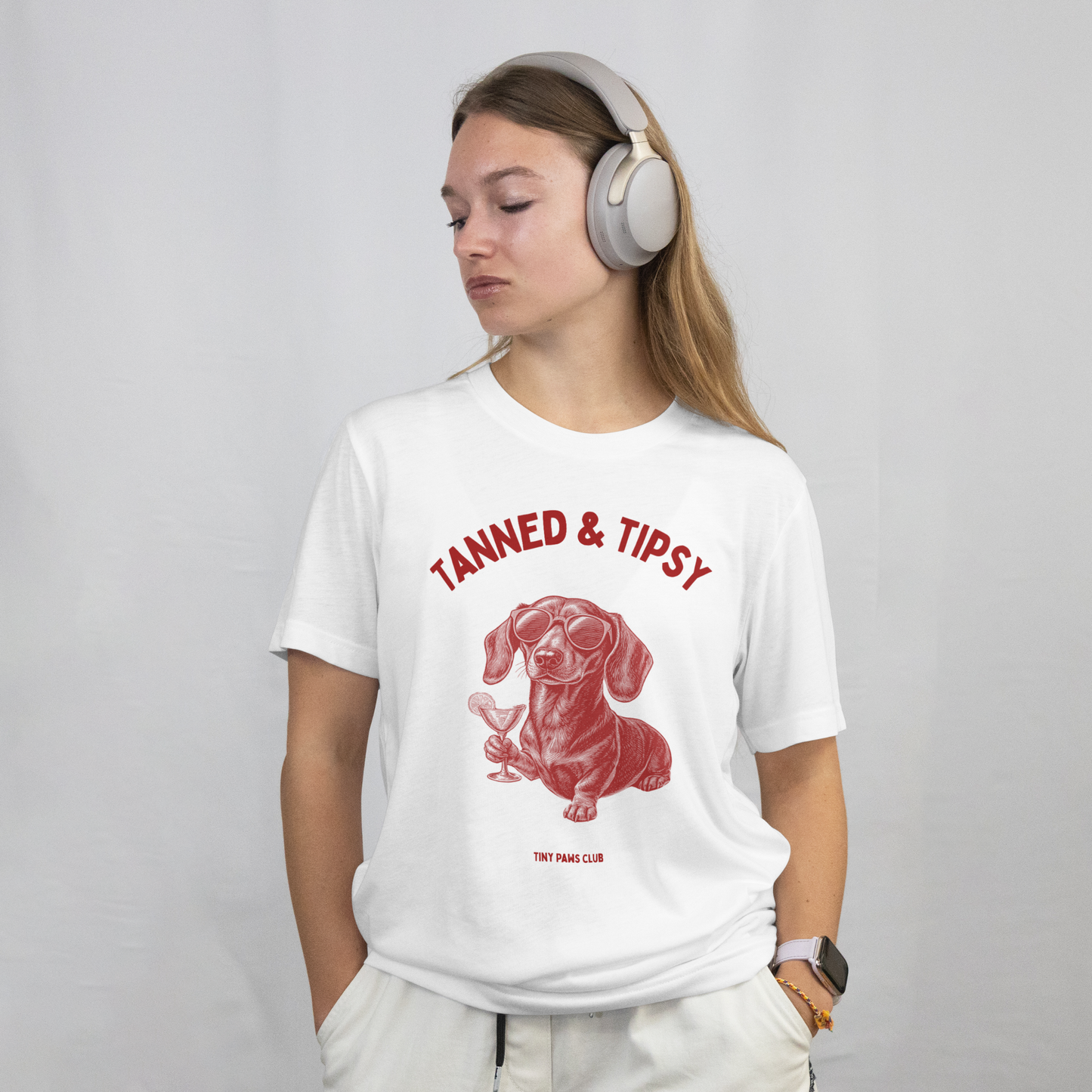Tanned & Tipsy - Front print bordeaux - dachshund T-shirt