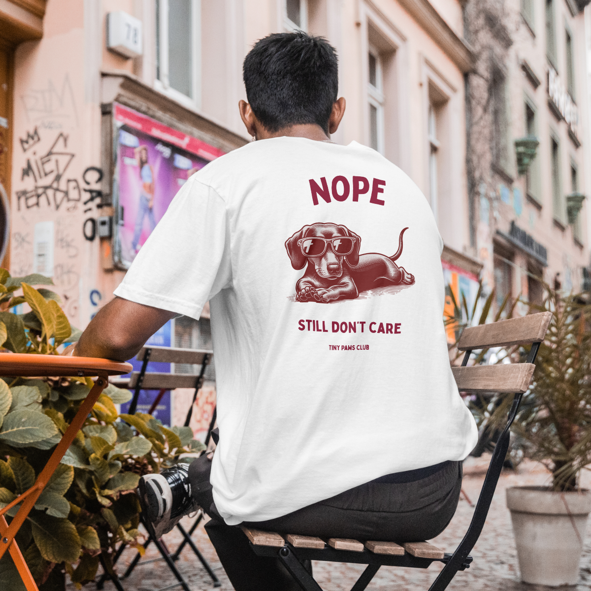 Still don't care - bordeaux - dachshund T-shirt