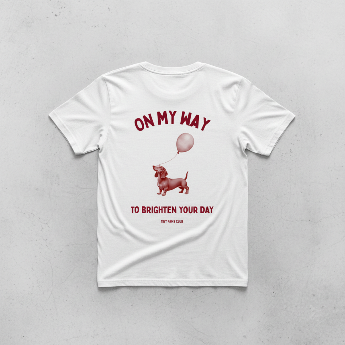 On my way - bordeaux - dachshund T-shirt